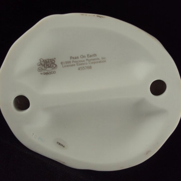 Precious Moments “Peas on Earth” (Item #455768, 1998) - Picture 10 of 11